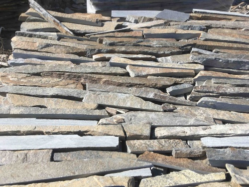 Горбушка златолит мультиколор для облицовки купить в Кыштыме