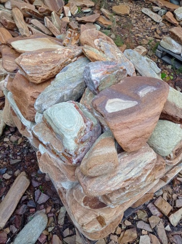 Златолит жёлтый, жёлто-зелёный глыбки и валуны для ланшафтного дизайна купить в Кыштыме