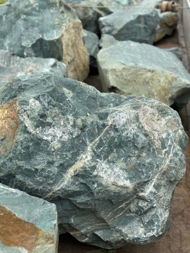 Камни для ландшафтного дизайна зелёные 10-60 килограмм купить в Кыштыме