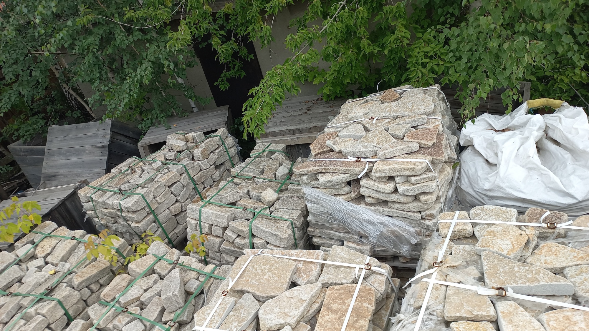 Плитняк гранитный галтованный купить в Кыштыме