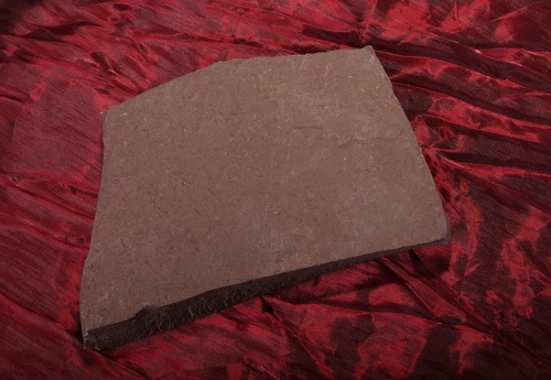 Плитняк лемезит бордовый для цоколя 1,5-2 см купить в Кыштыме