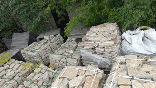 Гранитный плитняк галтованный для парковки купить в Кыштыме