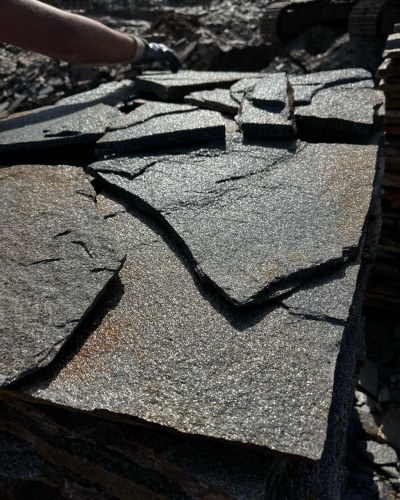 Плитняк златолит серебристый для фасада купить в Кыштыме