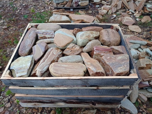 Златолит жёлтый, жёлто-зелёный глыбки и валуны для ланшафтного дизайна купить в Кыштыме