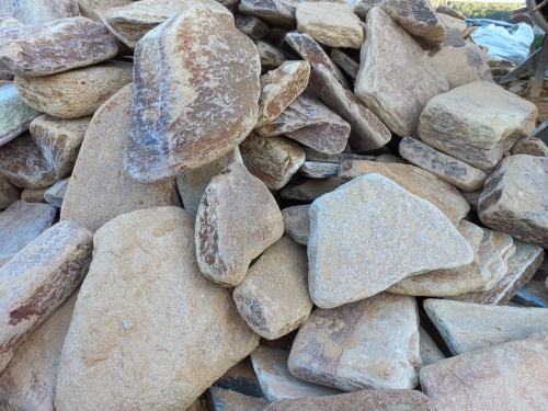 Златолит жёлтый, жёлто-зелёный глыбки и валуны для ланшафтного дизайна купить в Кыштыме