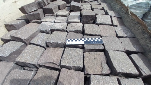 Лемезит колотая брусчатка 10 * 10 см. для парковки купить в Кыштыме