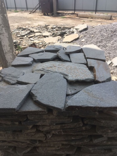 Златолит серебристый галтованный для лестниц купить в Кыштыме